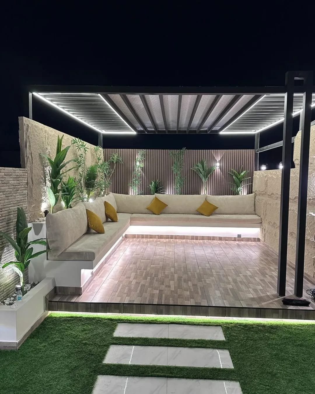 جلسة خارجية ليلية